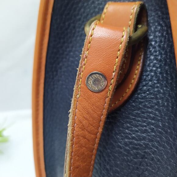 Dooney & Bourke Black Pebbled Leather Crossbody Bag - Vintage Made in USA - Picture 14 of 16